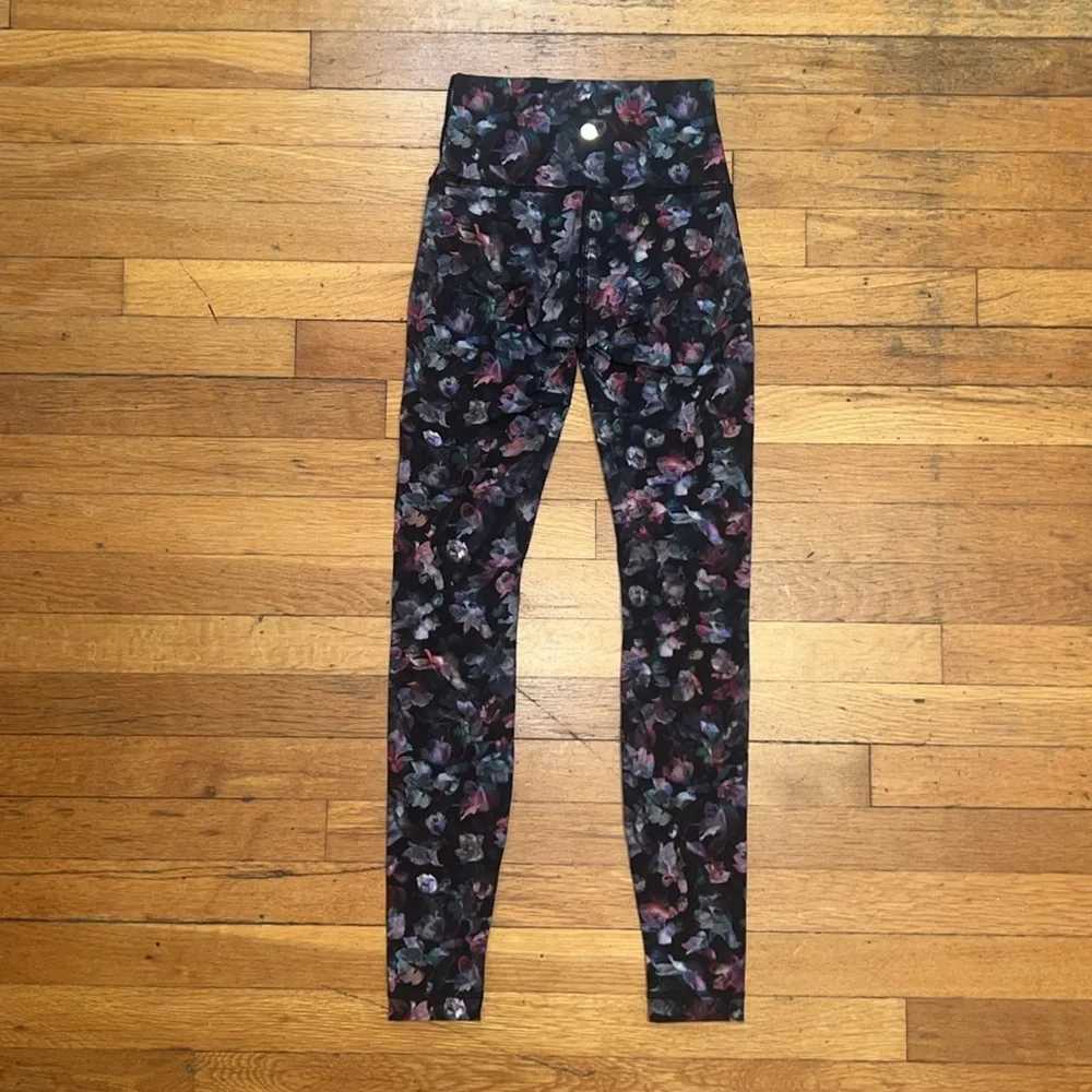 Lululemon Wunder Under High-Rise 28” Tight in Floral, size 2 - Picture 11 of 12